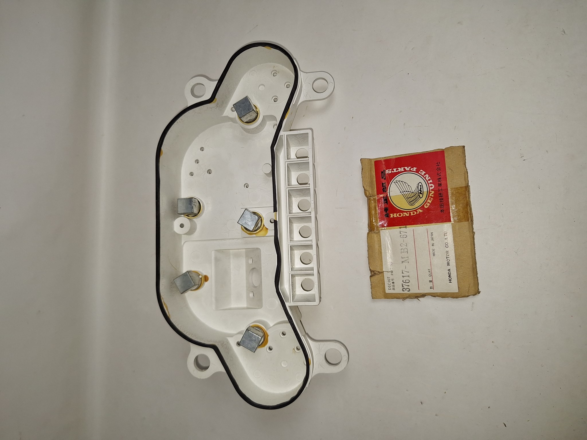 Picture of INSTRUMENTENGEHAEUSSE U. 37617-MB2-671 ; VF 750 F